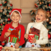 Kép 2/2 - Kötény - karácsonyi - gyerek méret - 47 x 40 cm mikulás minás