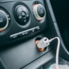Kép 1/3 - Autós szivargyújtó adapter 2 USB aljzattal - 2,4 A - Fehér