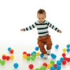 Kép 3/5 - Műanyag labdák vidám színekben, játszósátorba, járókába, 6,5 cm-es, 100 db-os szett hálóban