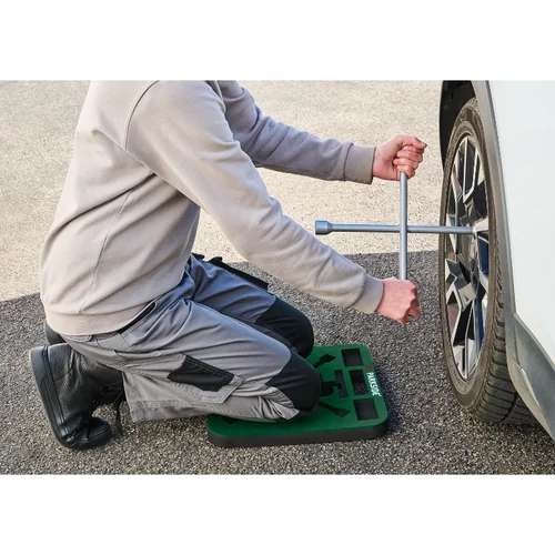 Parkside Kereszt alakú kerékkulcs térdvédővel PRSK 6 A1